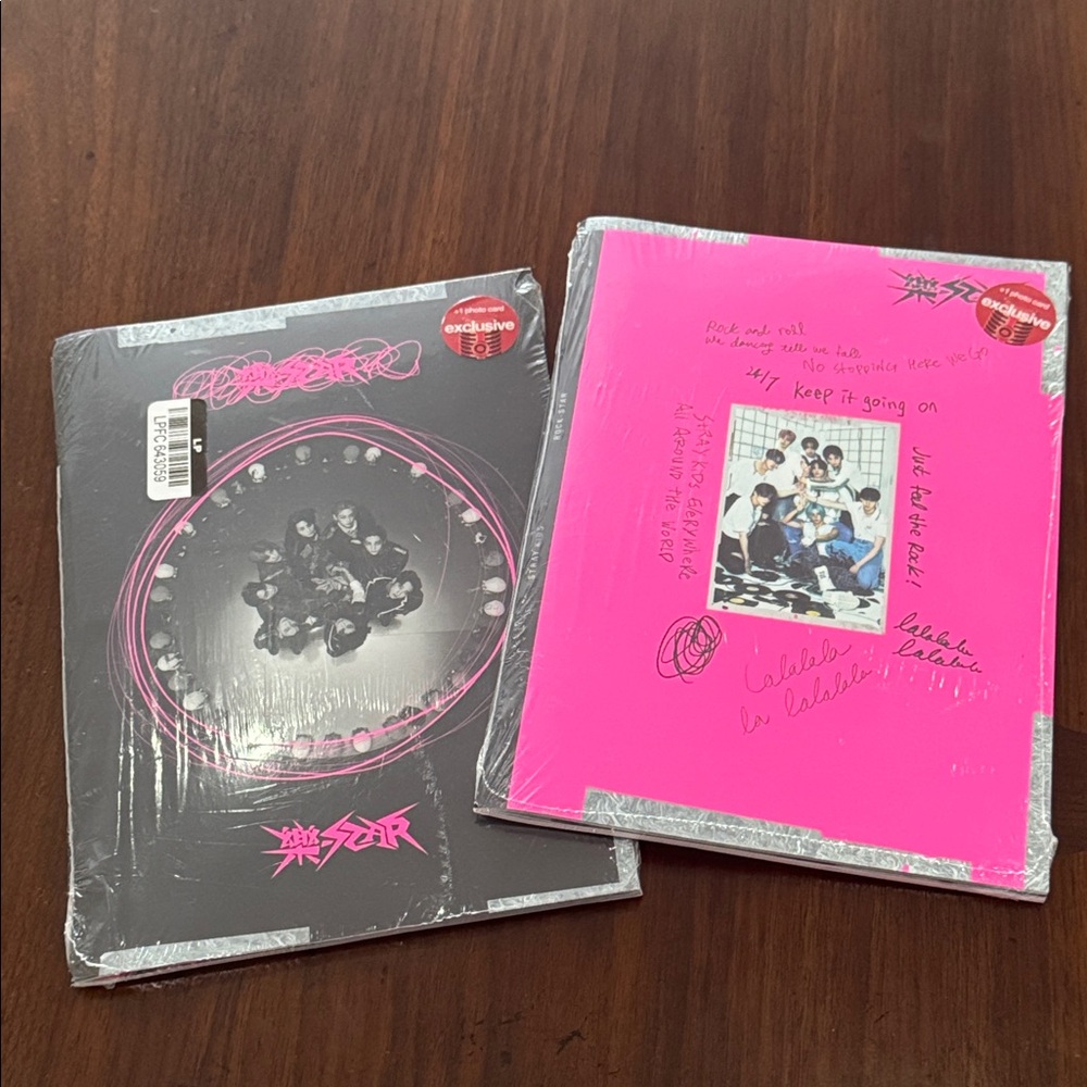 STRAY KIDS ROCK-STAR Mini Album SEALED set of 2 - Picture 2 of 8